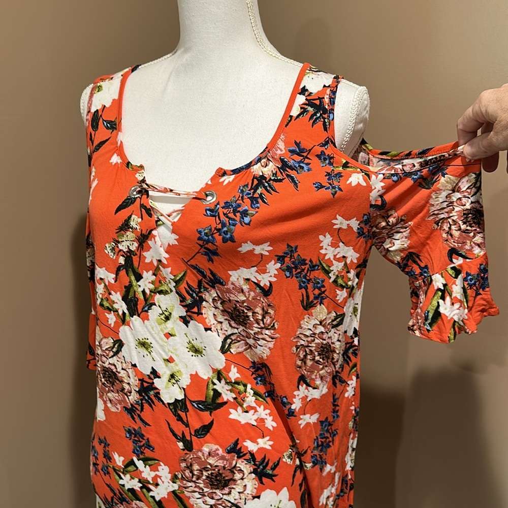 VENUS Floral Print Cold Shoulder Top - Picture 6 of 12